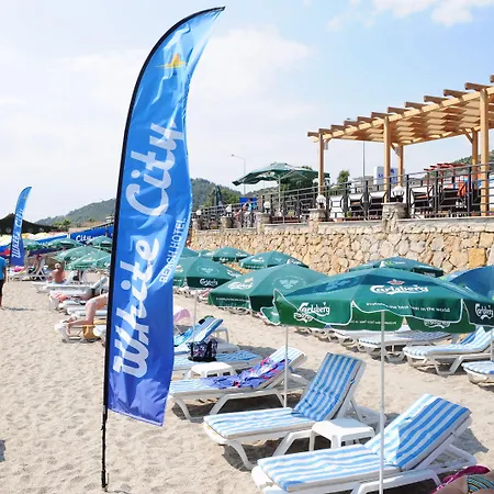 White Adult Only Otel Konaklı