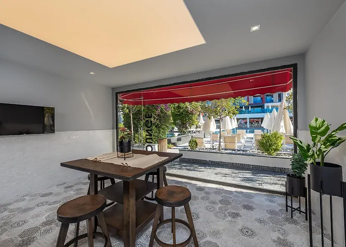 Hotel White Adult Only 4*